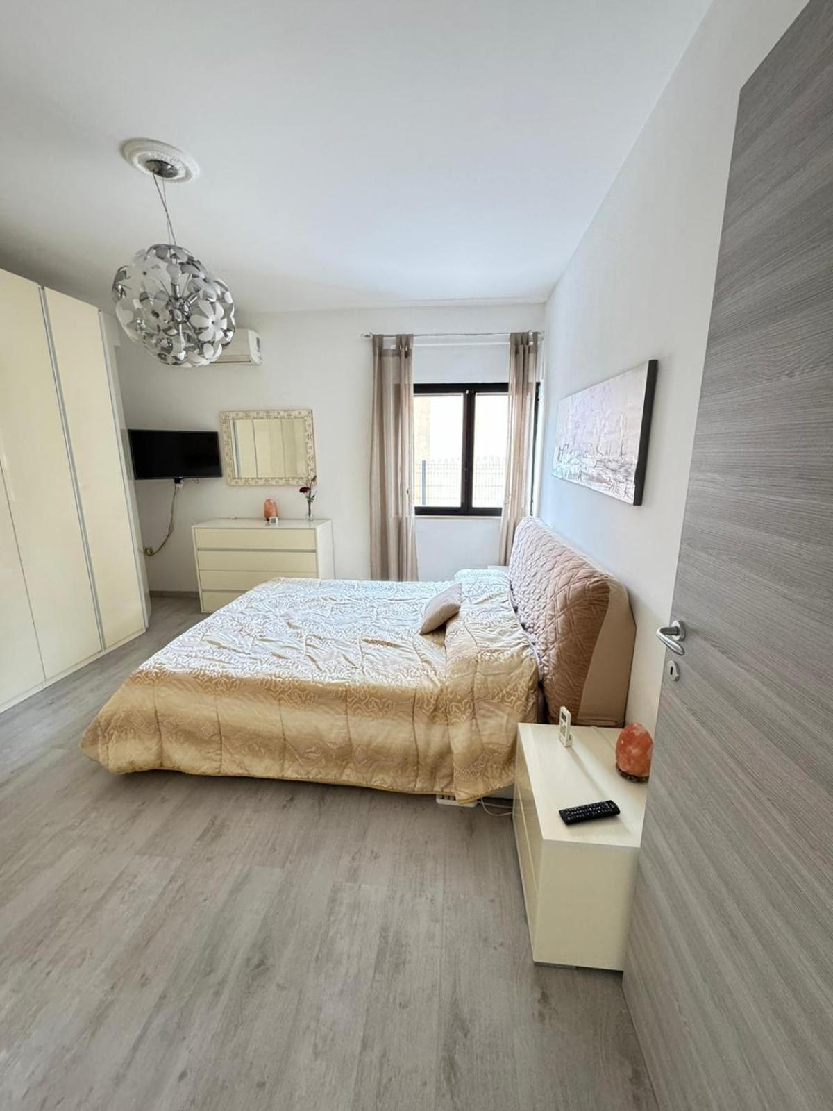 Favoloso Con Terrazzo Frosinone Exterior photo